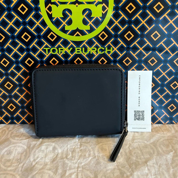 Tory Burch Britten Matte Bifold Wallet Matte Black - Picture 8 of 12